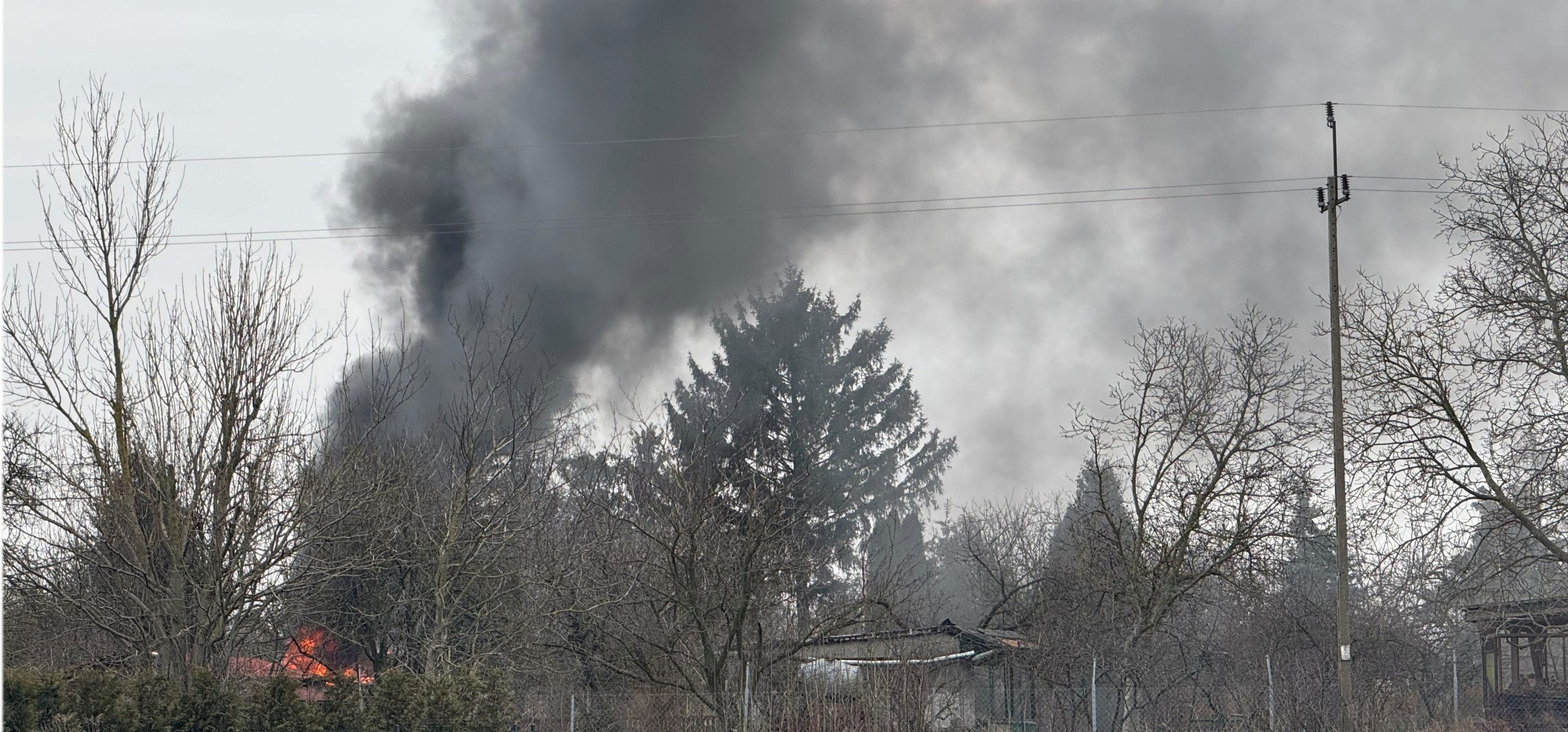 Inowrocław - Kłęby dymu nad Kłopotem. Paliła się altana