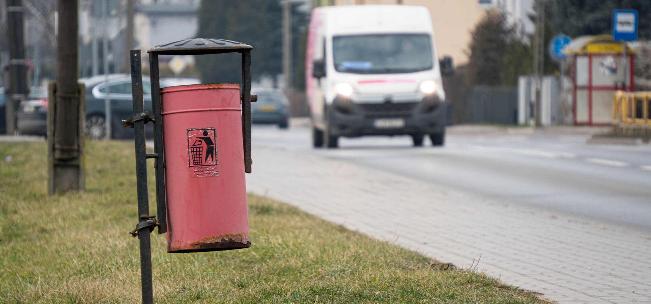 Inowrocław - List do redakcji: “nie ma gdzie wrzucić papierka po cukierku”