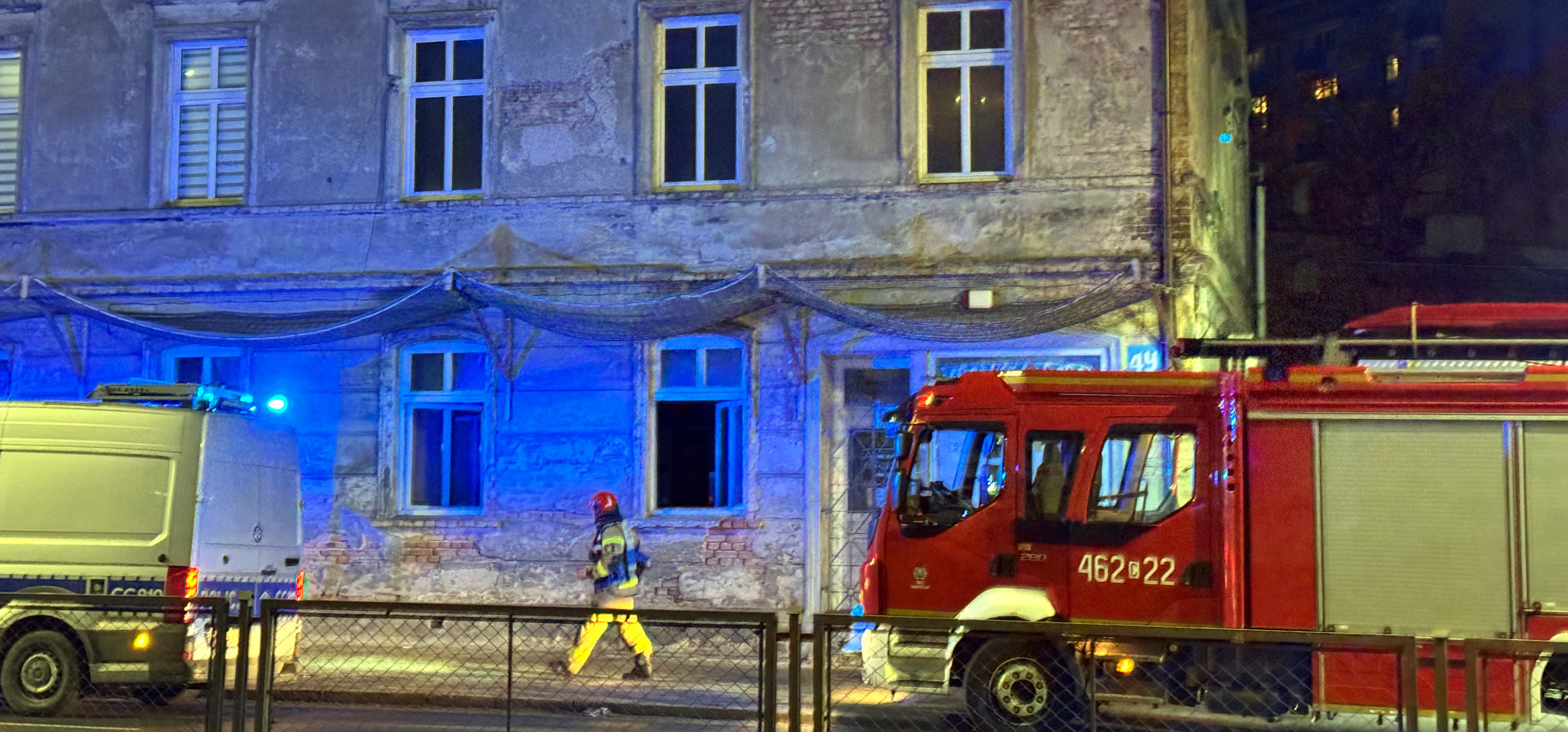 Inowrocław - Pożar przy Dworcowej. Na miejscu działały 4 zastępy