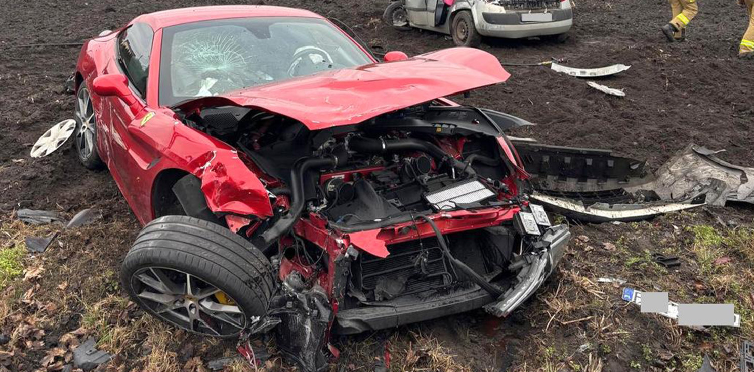 Radziejów - To się nazywa kosztowna kolizja. Ferrari do kasacji
