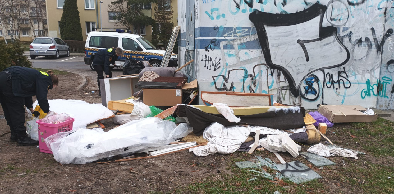 Inowrocław - Przy Wachowiaka pojawiło się dzikie wysypisko śmieci