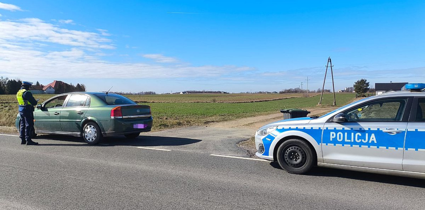 Kraj - Jechała jak żółw. Policjanci szybko odkryli dlaczego