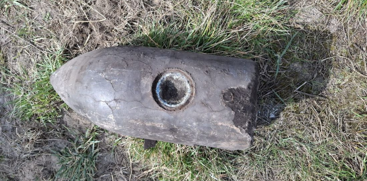 Gniewkowo.online - Betonowy pocisk w Gniewkowie. Wezwano saperów