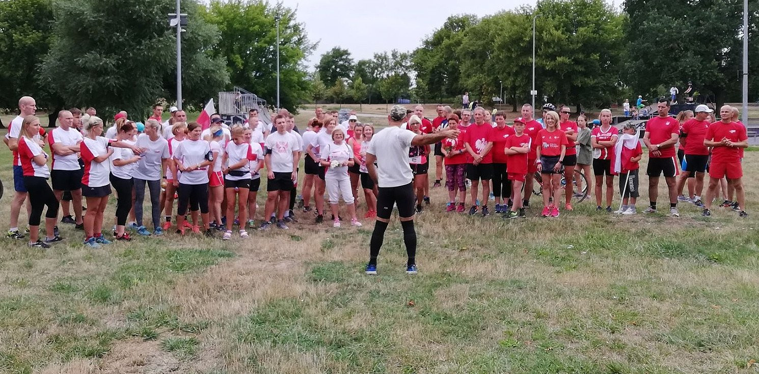 Inowrocław - Biegacze oddali hołd warszawskim powstańcom
