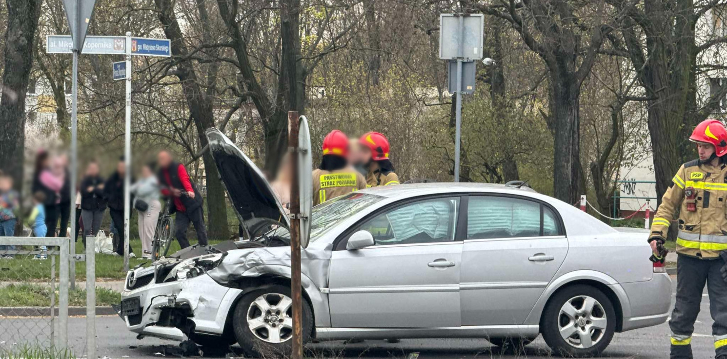 Inowrocław - Zderzenie dwóch samochodów na al. Kopernika