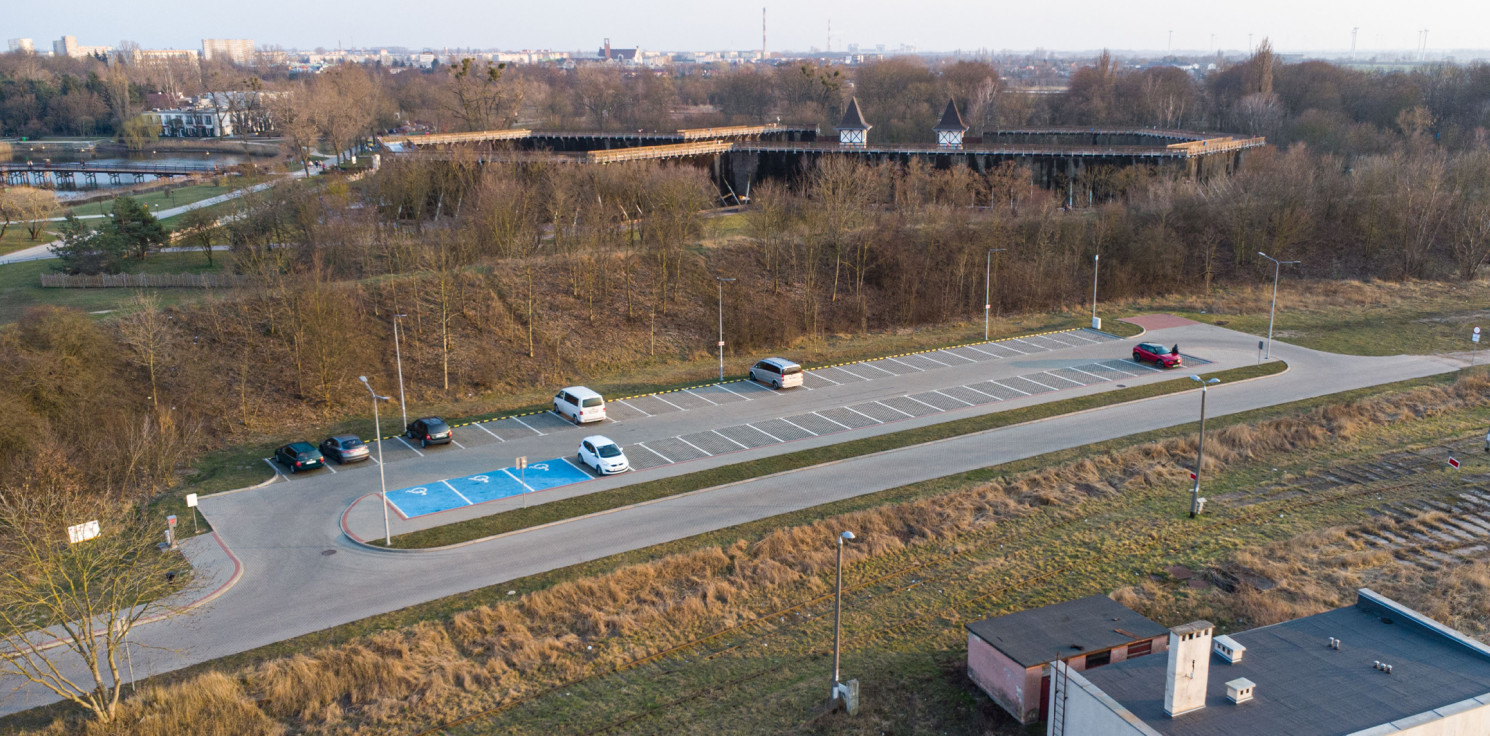 Inowrocław - Pracownicy i kuracjusze sanatorium napisali do A. Fajoka. Chodzi o parkowanie