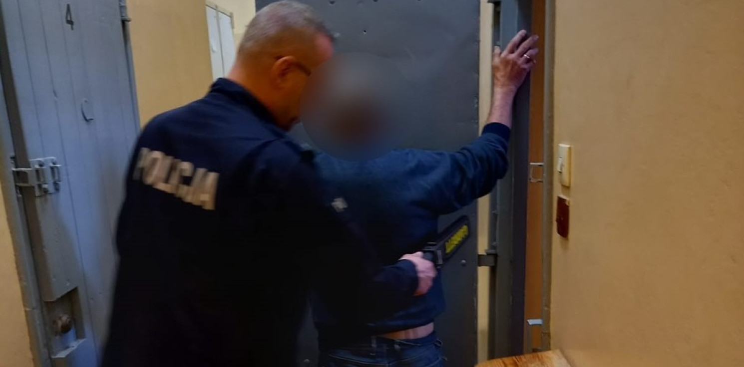 Strzelno - Areszt za znęcanie się nad żoną. "Bił pięścią po twarzy i dusił"