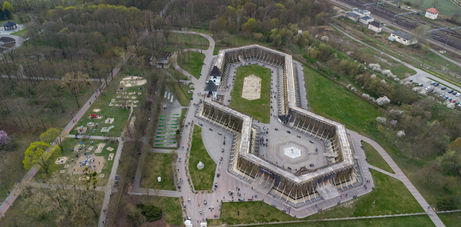 Inowrocław - Tężnia gotowa na majówkę. Solanka znów krąży
