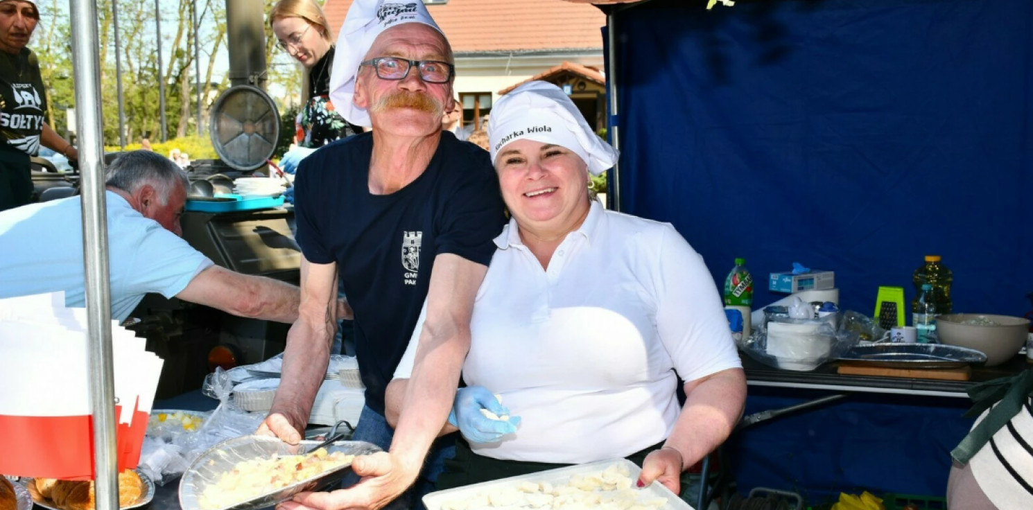 Pakość - Pakość świętowała zupą szczawiową i kluchami na pyrach