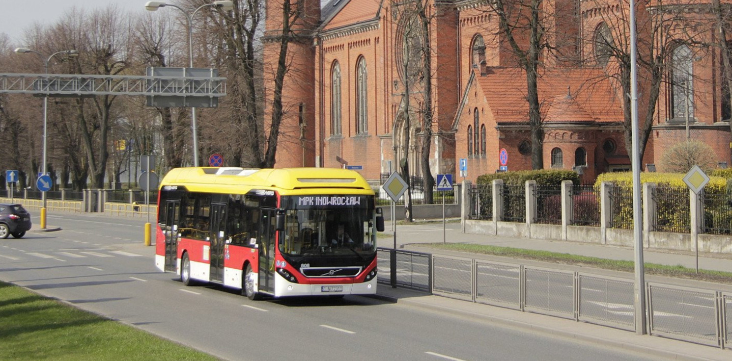 Inowrocław - Komunikacja miejska będzie bezpłatna, a co z klubami osiedlowymi? Sprawdzamy 