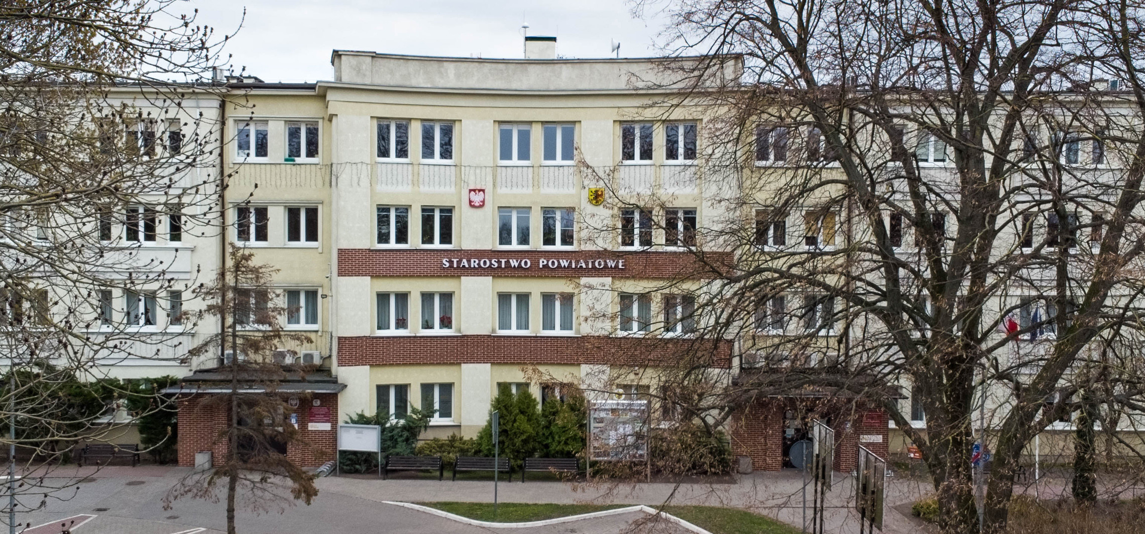 Kolejka w urzędzie jak za karpiem w PRL-u? “Zazwyczaj idzie szybciej”