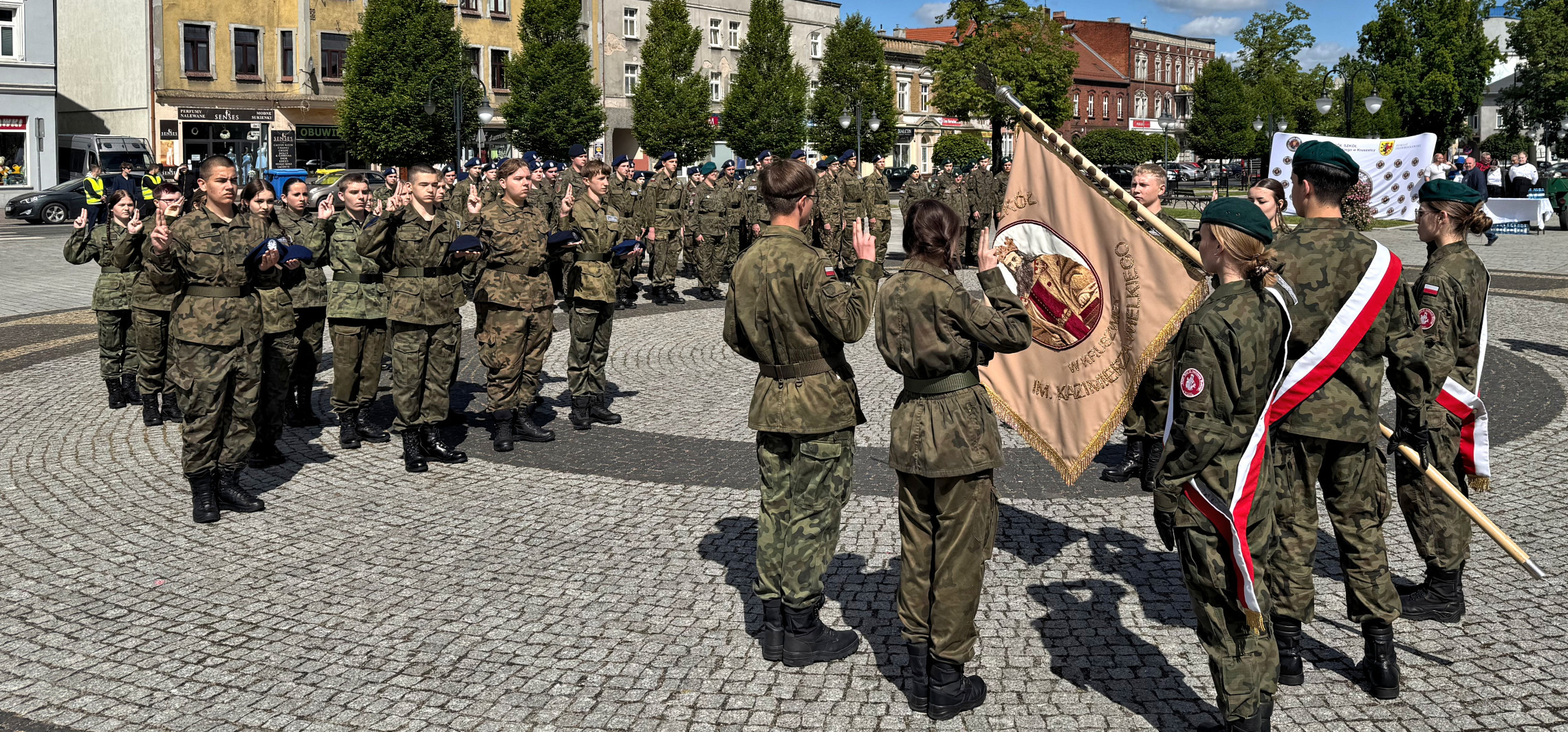 Klasy mundurowe ślubowały na Rynku
