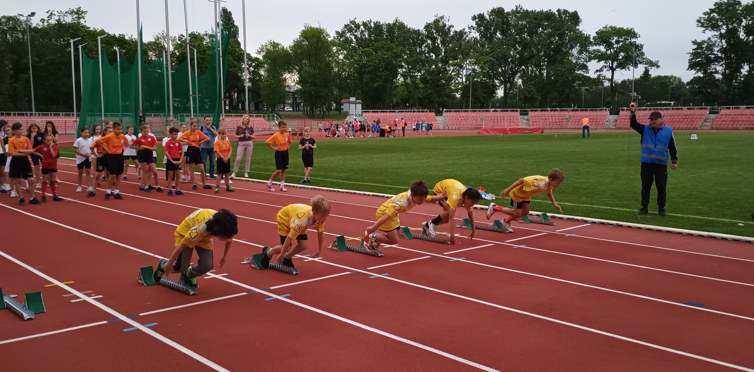 Inowrocław - Trójbój lekkoatletyczny przyciągnął młodych sportowców na stadion miejski