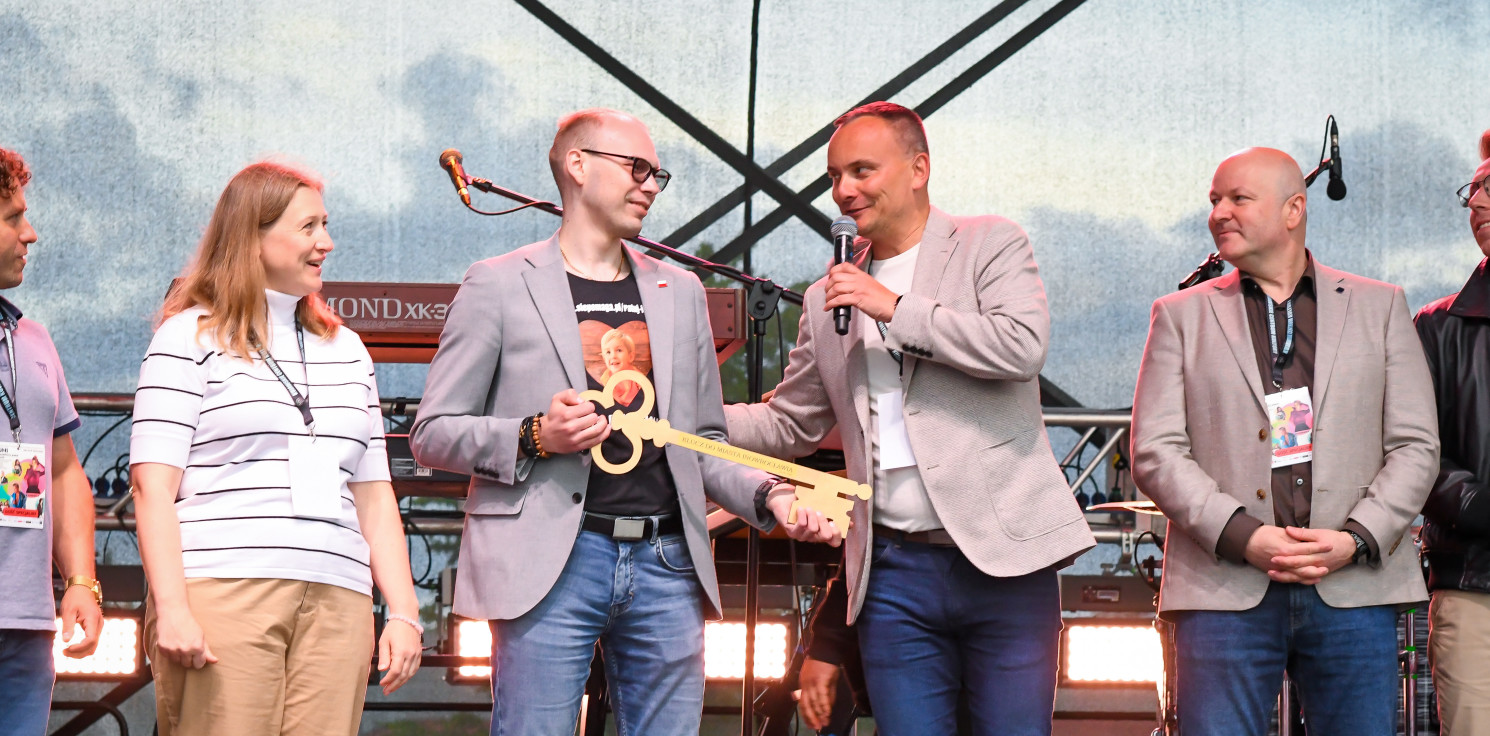 Region - Studenci WSP z kluczami do miasta