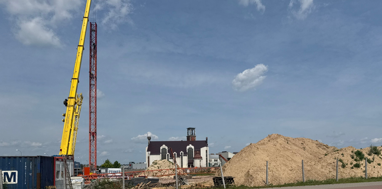Inowrocław - Montują dźwig na Rąbinie. To zapowiedź nowej inwestycji