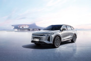 Moto news: Ten SUV ma ponad 500 KM. Najciekawsza jest cena