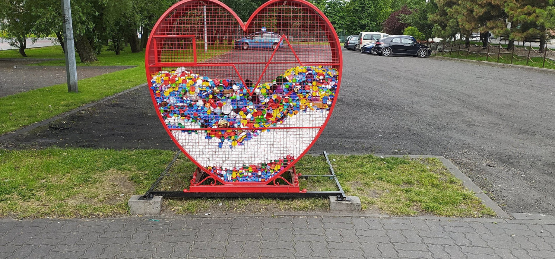 Inowrocław - Serca na nakrętki zostaną usunięte z miasta