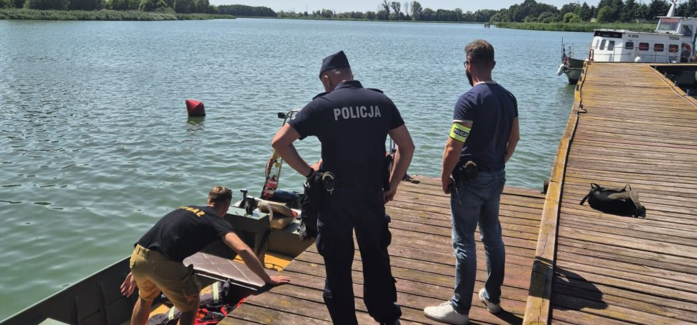 Woda to żywioł. Służby kontrolują jeziora