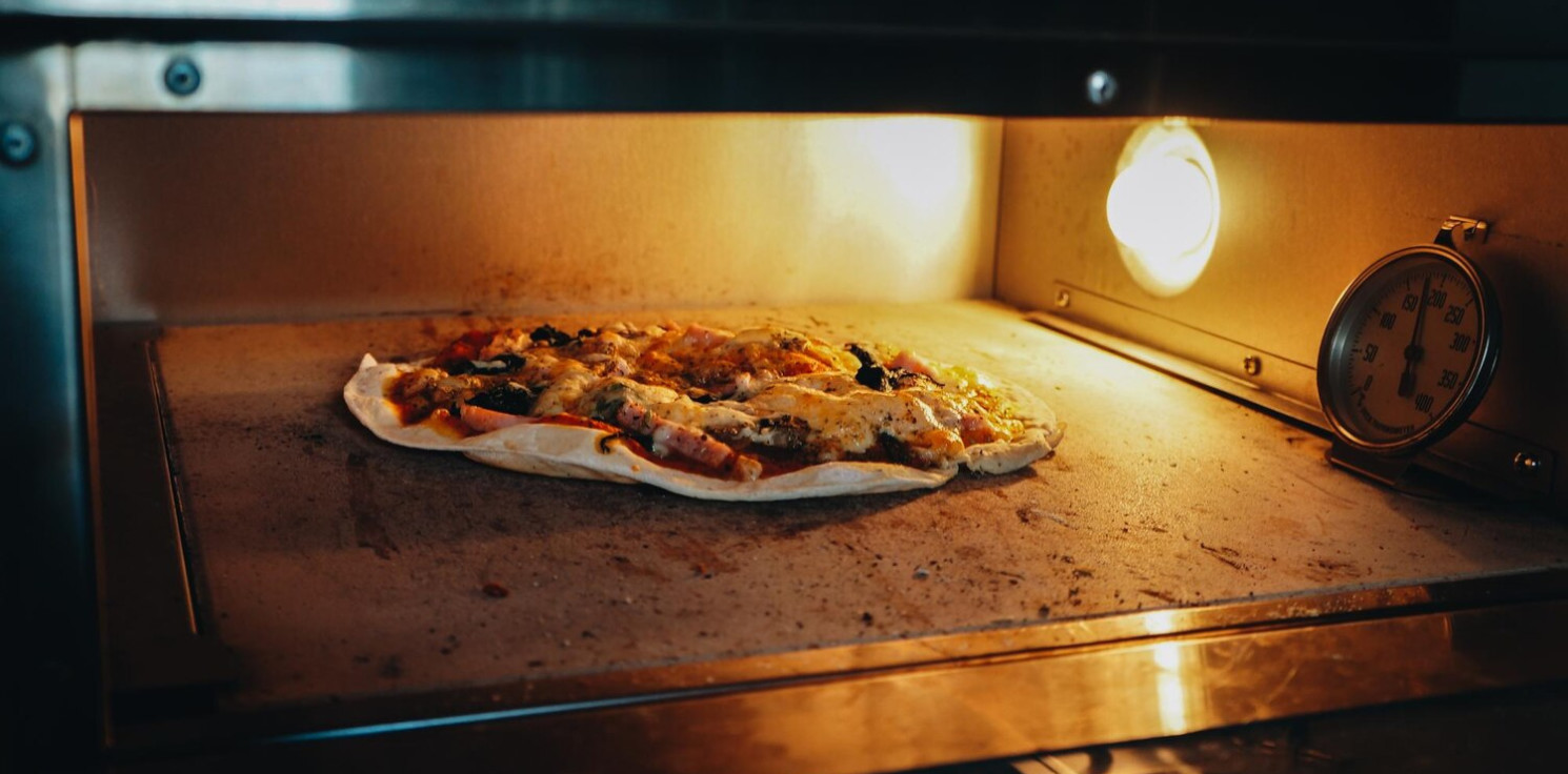 Region - Czy warto inwestować w piec gastronomiczny do pizzy?