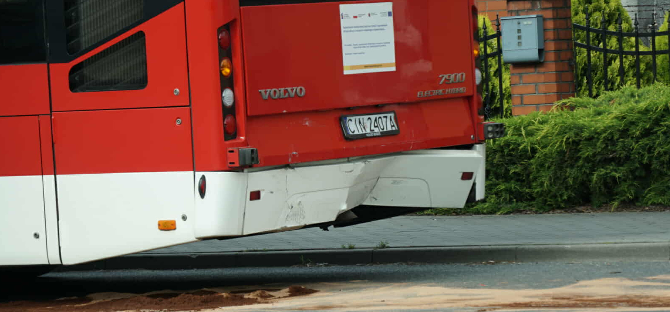Zderzenie autobusu MPK z osobówką