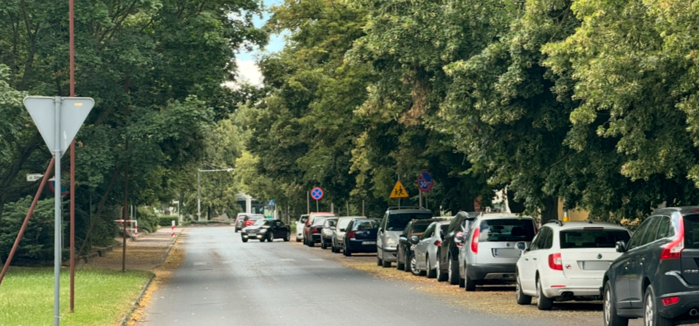 Zaparkowali w złym miejscu. Chwilę po tym mieli już na rękach kajdanki