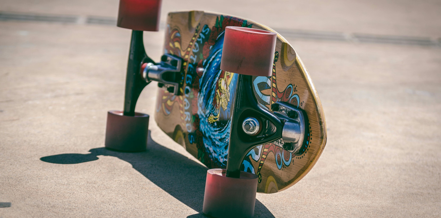 Region - Longboardy i cruisery – różnice, zastosowania i jak wybrać deskę do komfortowej jazdy