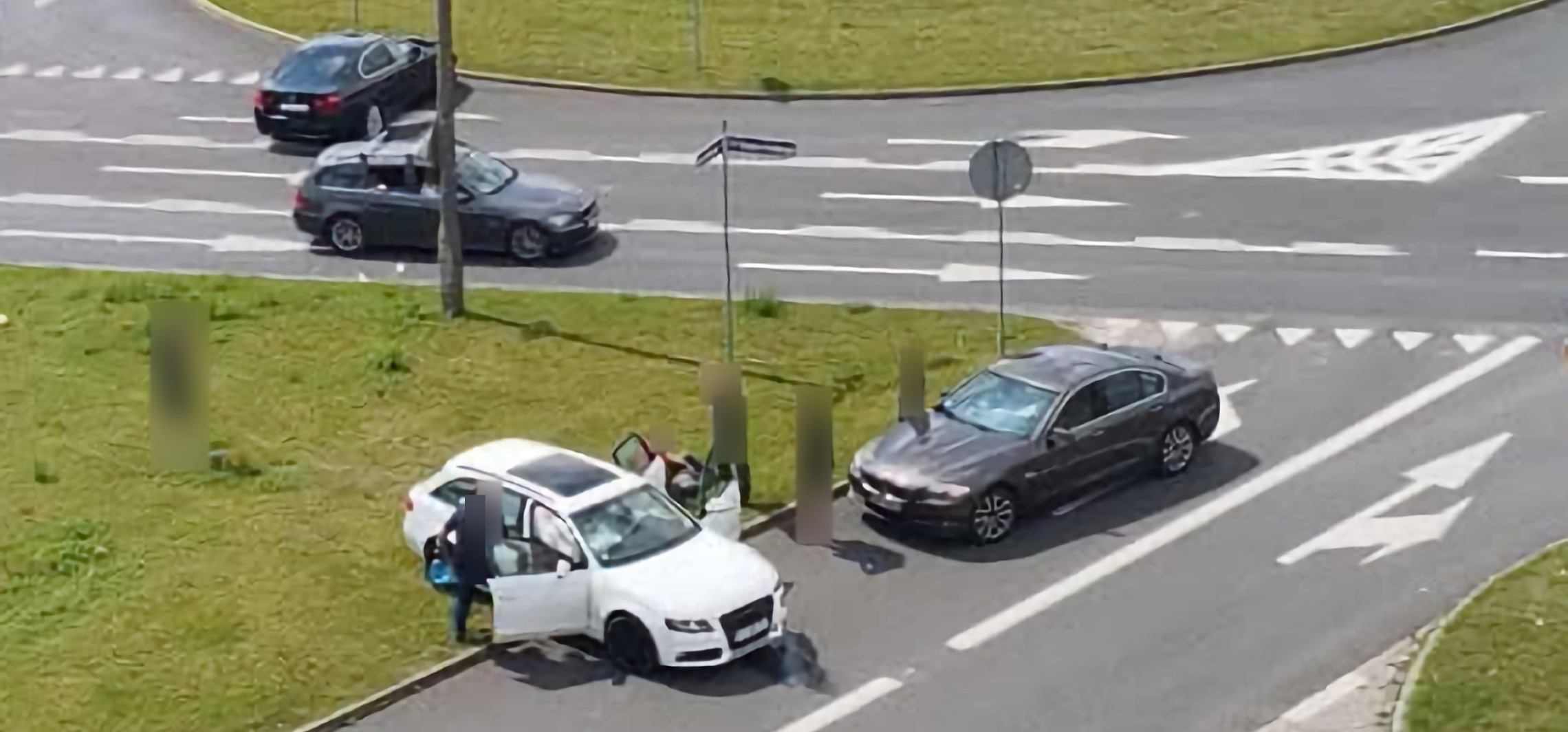 Zderzenie dwóch aut na Rąbinie