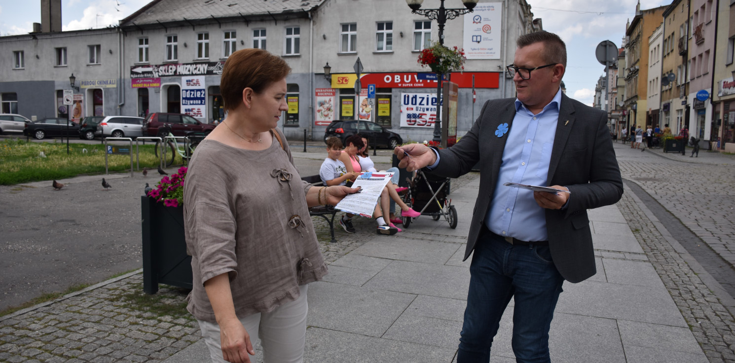 Inowrocław - W Inowrocławiu wręczano "Kwiaty Wołynia"