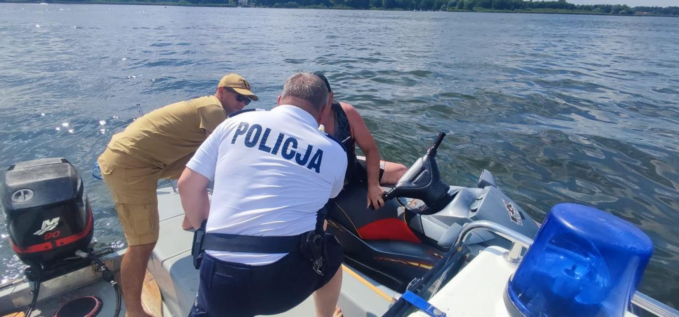 Region - To mogło się skończyć tragedią. Nastolatka zwróciła uwagę policjantów z grupy wodnej