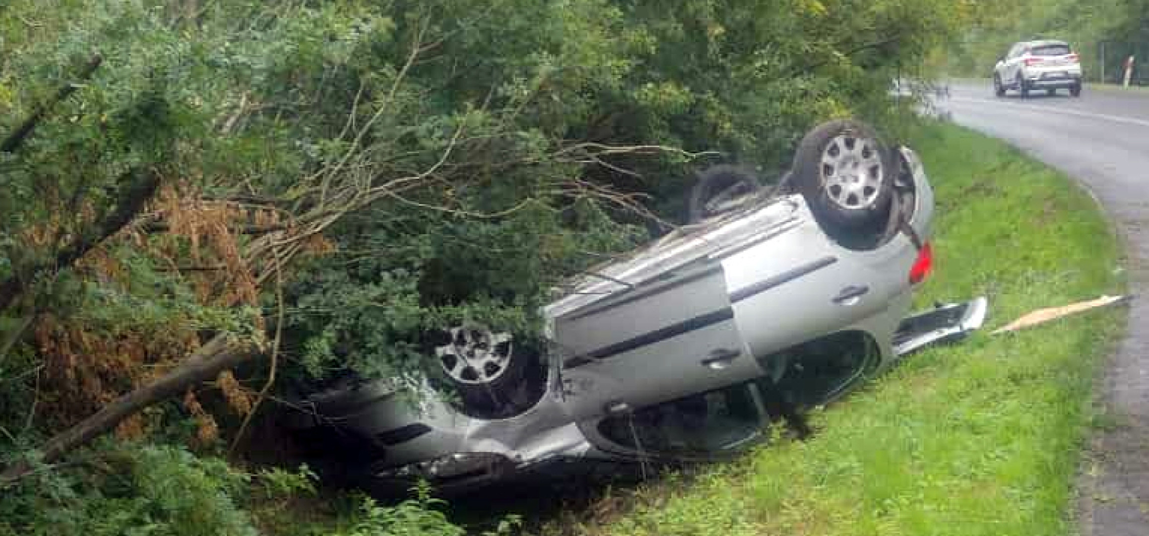 Dachowanie auta na wylotówce z Inowrocławia