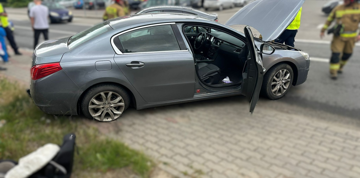 Mogilno - Dwie osobówki zderzyły się w centrum Mogilna