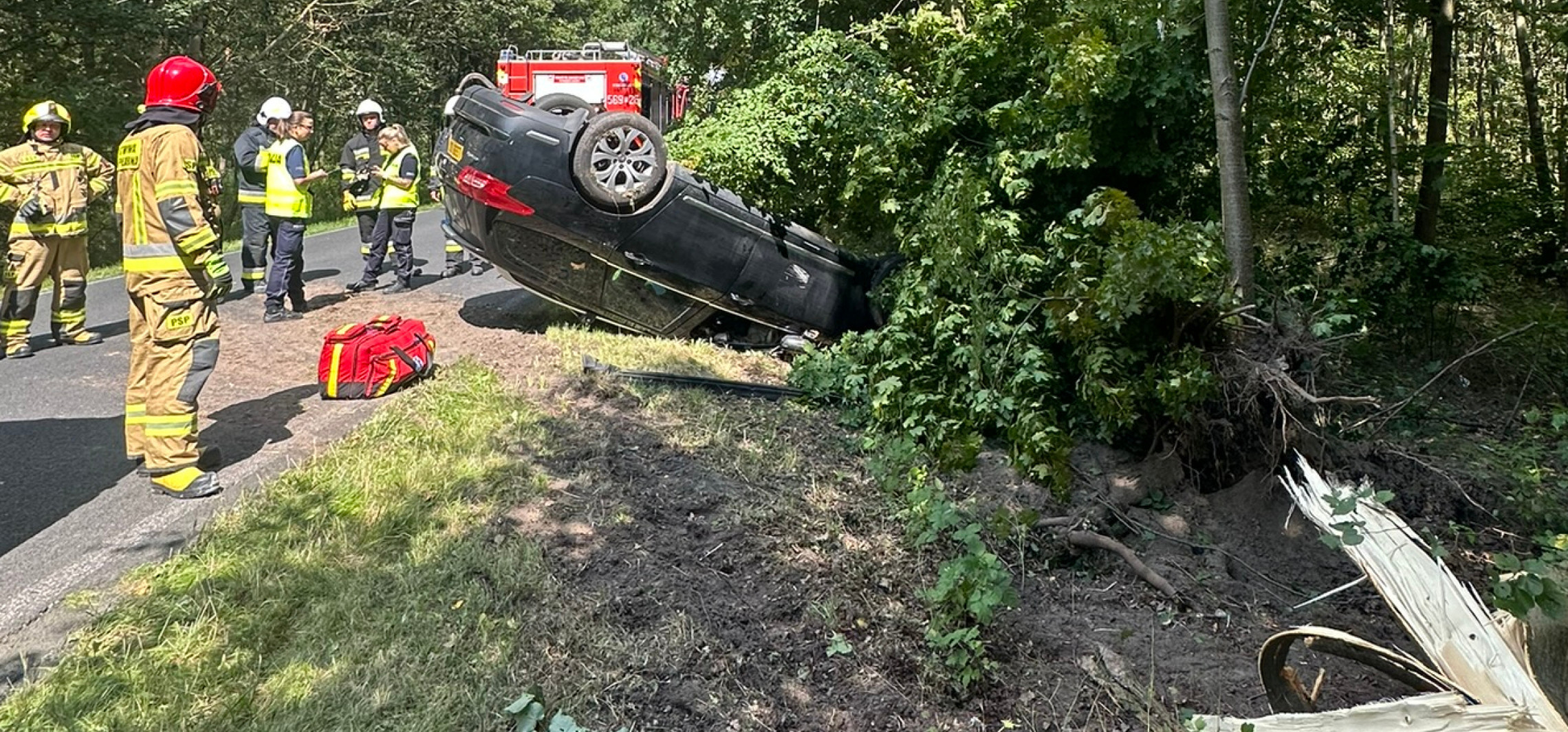 Region - Citroen dachował na drodze niedaleko Przyjezierza