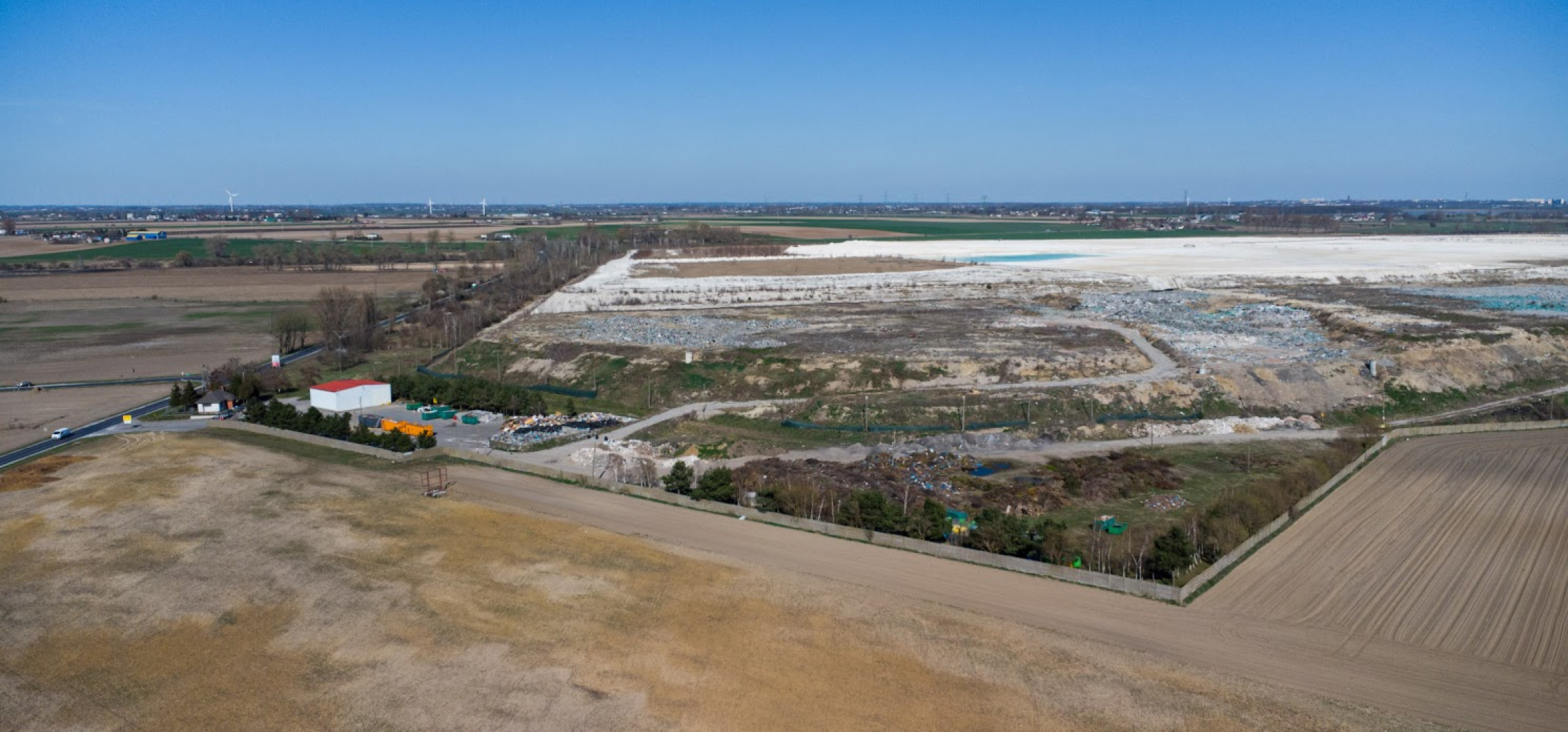 Ratusz wynajmie limuzynę, kłótnia samorządowców na "fejsie", co dalej z Giebnią?