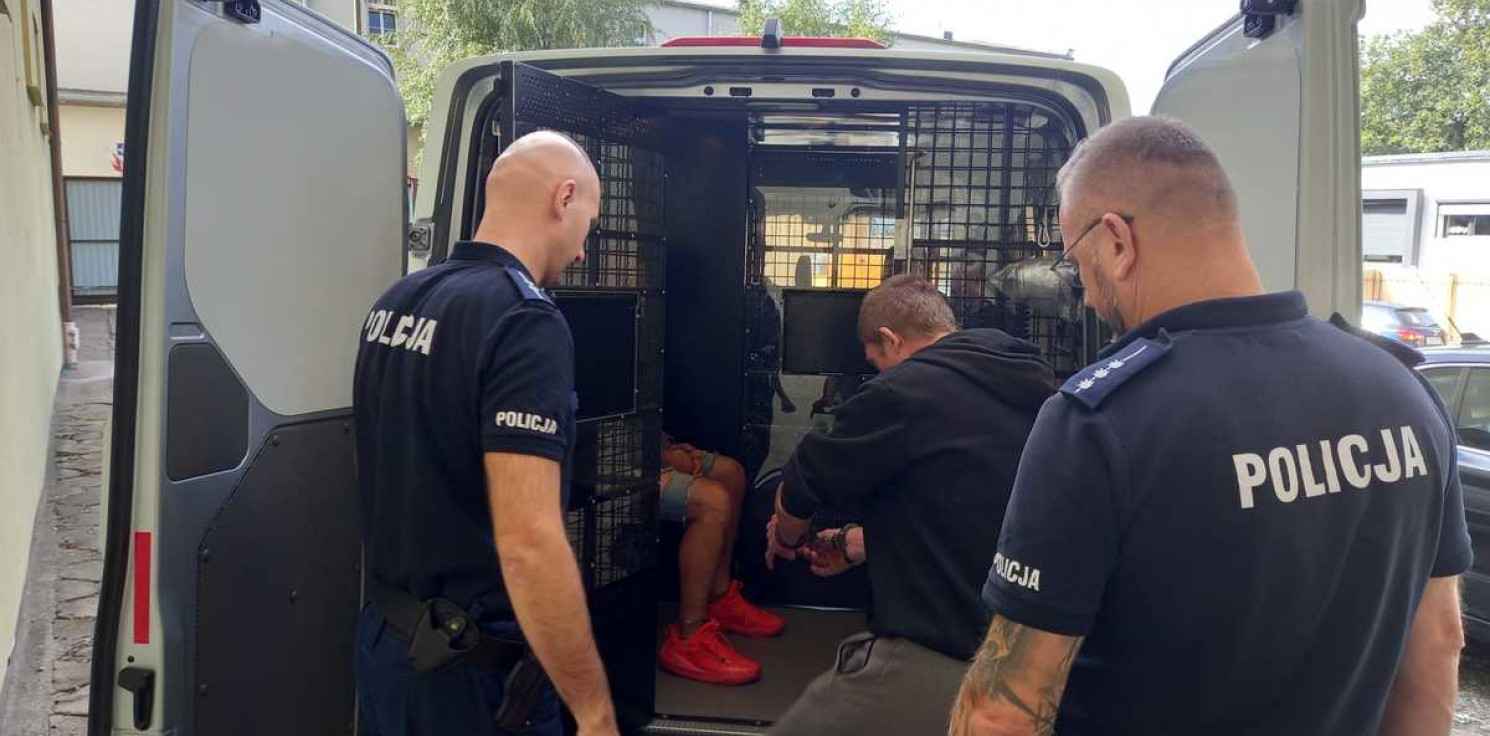 Mogilno - Rutynowa kontrola zakończona aresztowaniem poszukiwanego kierowcy