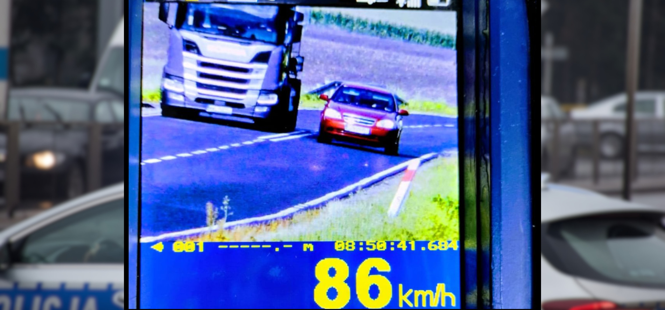 Wyprzedzał na skrzyżowaniu. Skończyło się mandatem i punktami