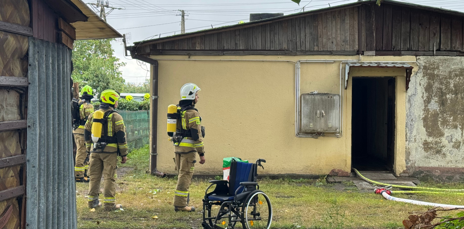 Gniewkowo.online - Pożar poddasza, 7 zastępów straży na miejscu