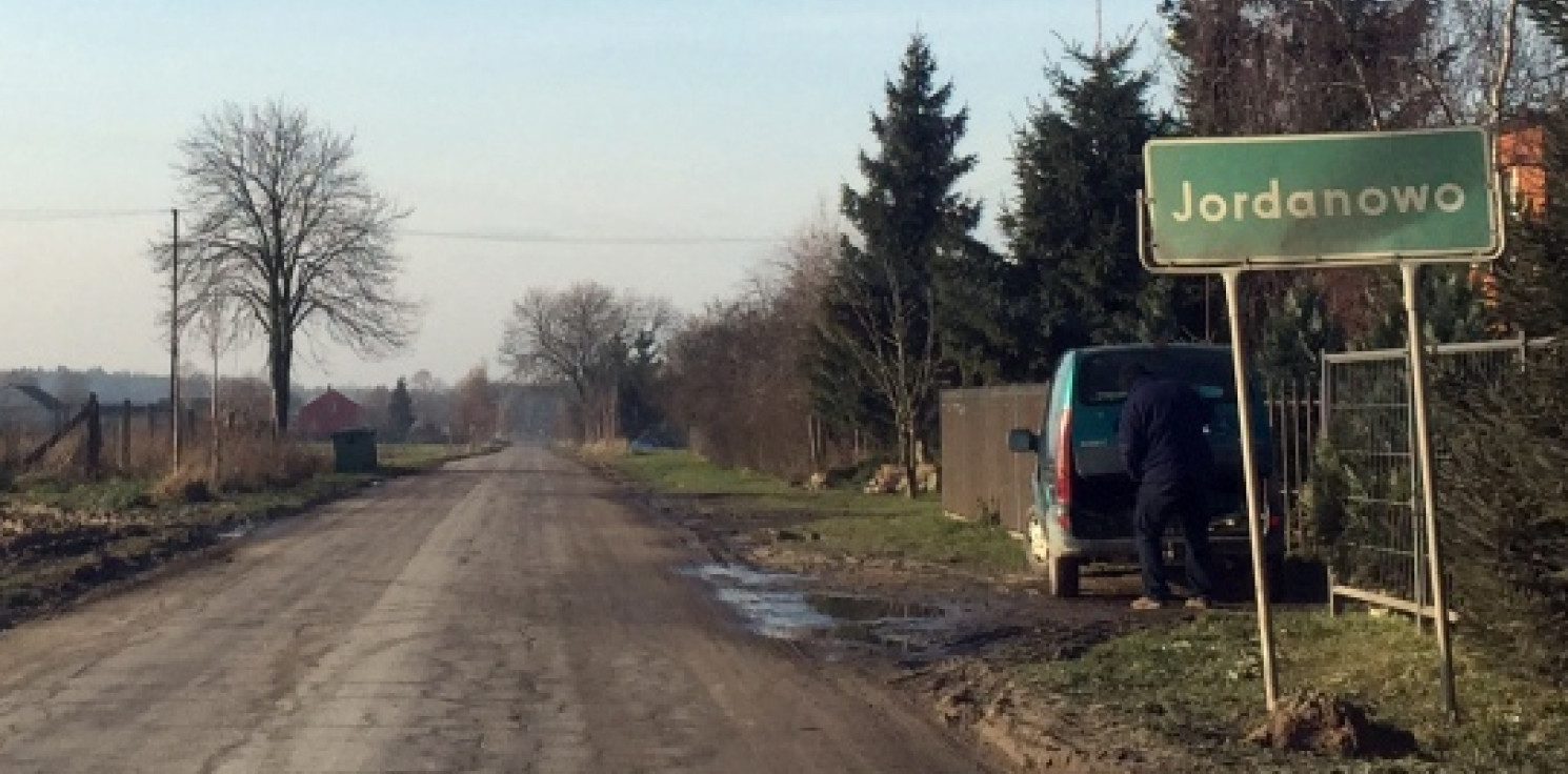 Region - Wojskowy śmigłowiec awaryjnie lądował na polu