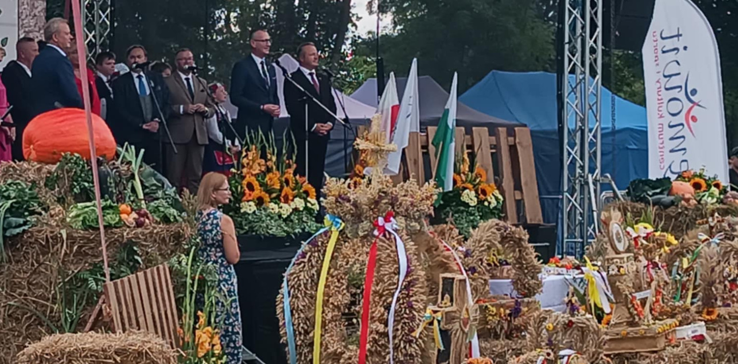 Kruszwica.online - W Ostrówku trwają dożynki. Zagra Gang Marcela
