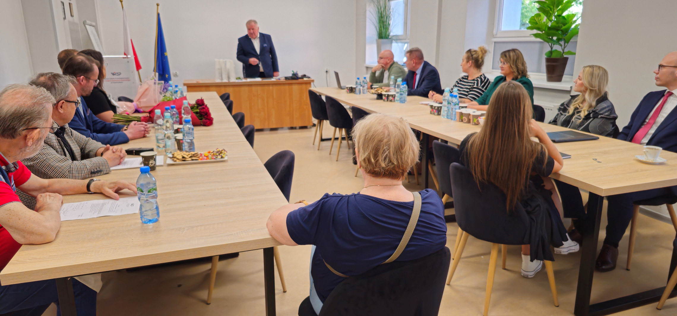 Drzewa znikną z żabiej łączki, ciąg dalszy afery paszportowej, uczelnia ma nowego kanclerza