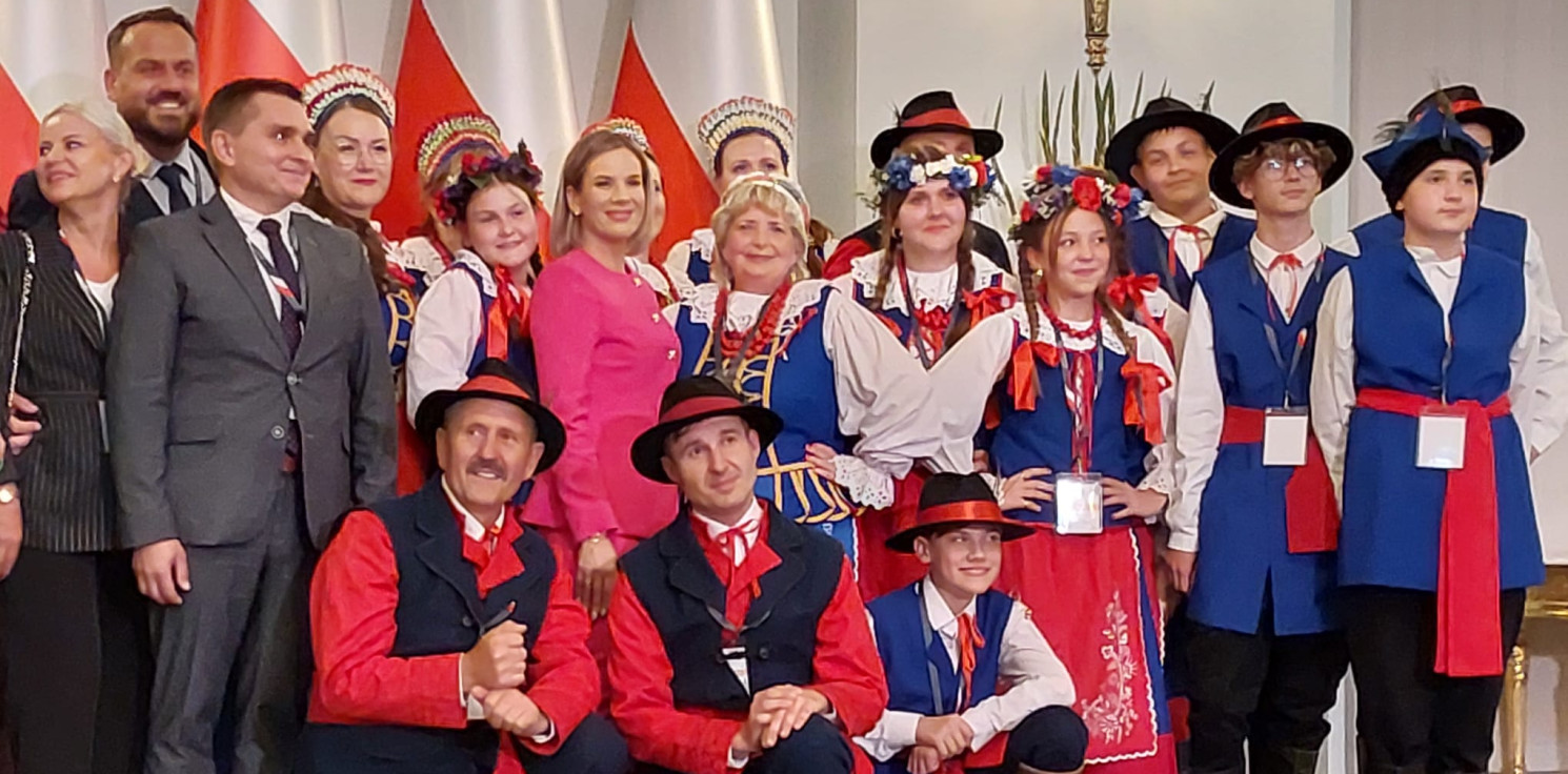 Gmina Inowrocław - Wielki sukces sołectwa Kłopot. Ich wieniec dożynkowy jest najpiękniejszy w Polsce