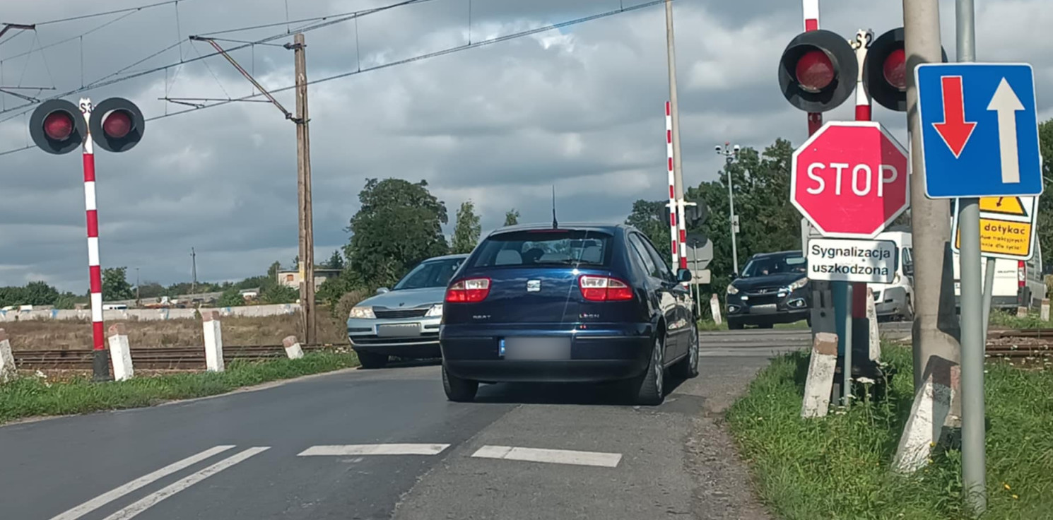 Inowrocław - Awaria na przejeździe kolejowym. Tu trzeba uważać