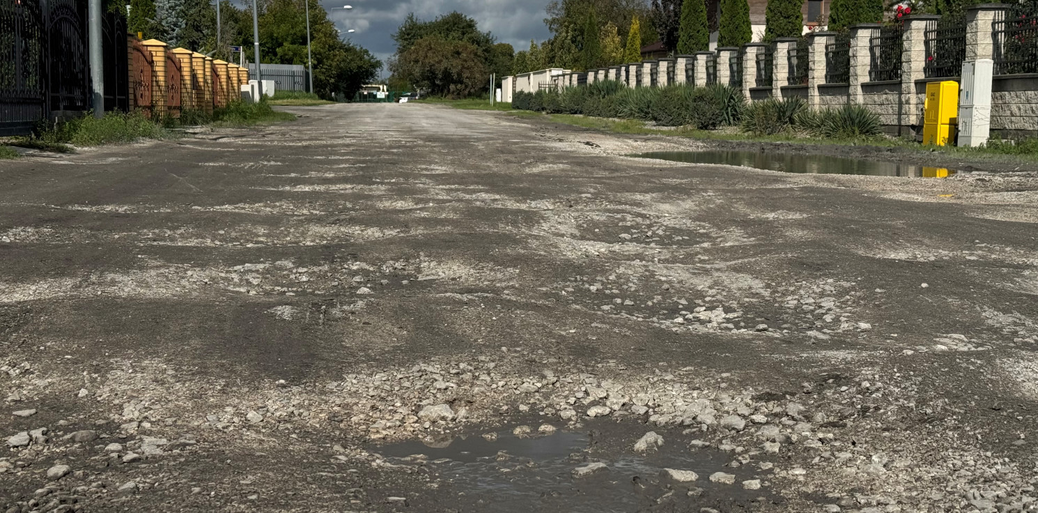 Inowrocław - Tak ta droga wygląda dziś. Czy będzie gładka jak stół?