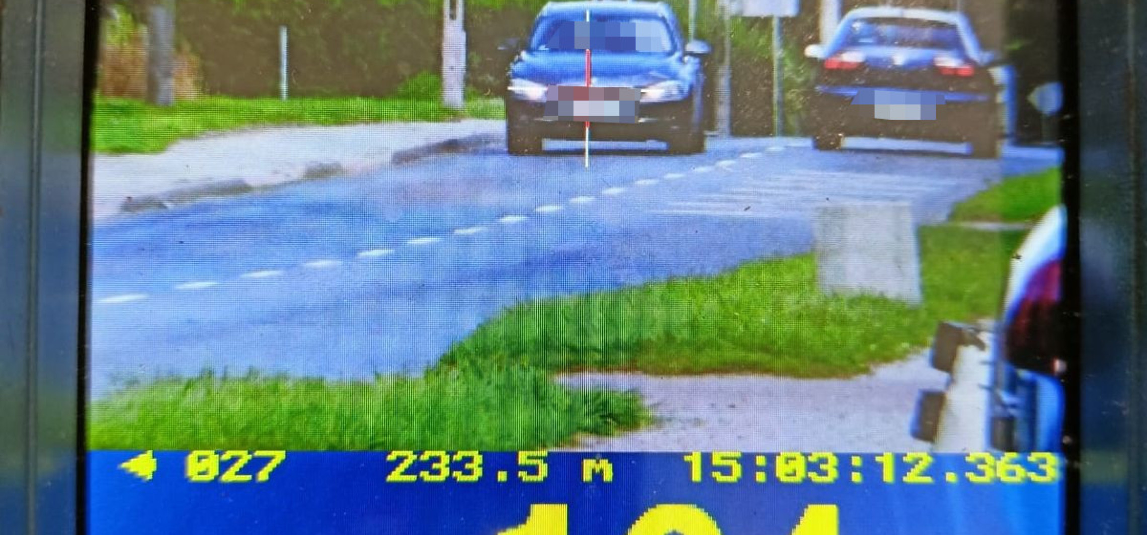 Za gwałtownie i bez uprawnień. Kierowca bmw narobił sobie problemów