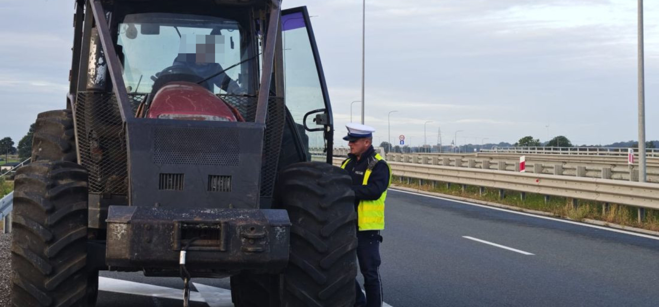 Ciągnik na obwodnicy. Interweniowała policja