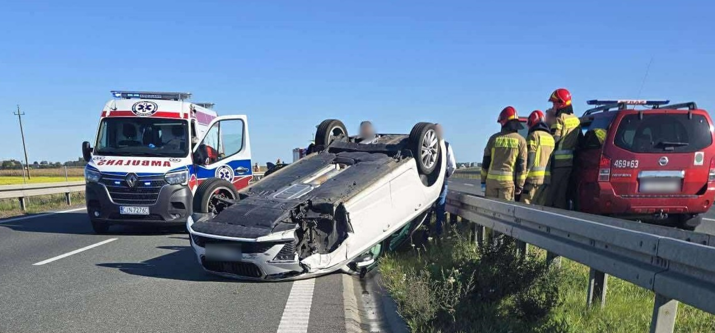 Zderzenie i dachowanie na obwodnicy Inowrocławia
