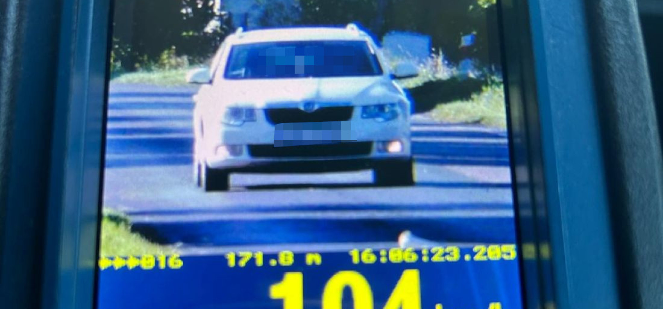 Kierowca skody stracił prawo jazdy. Licznik wskazał dwa razy więcej niż powinien