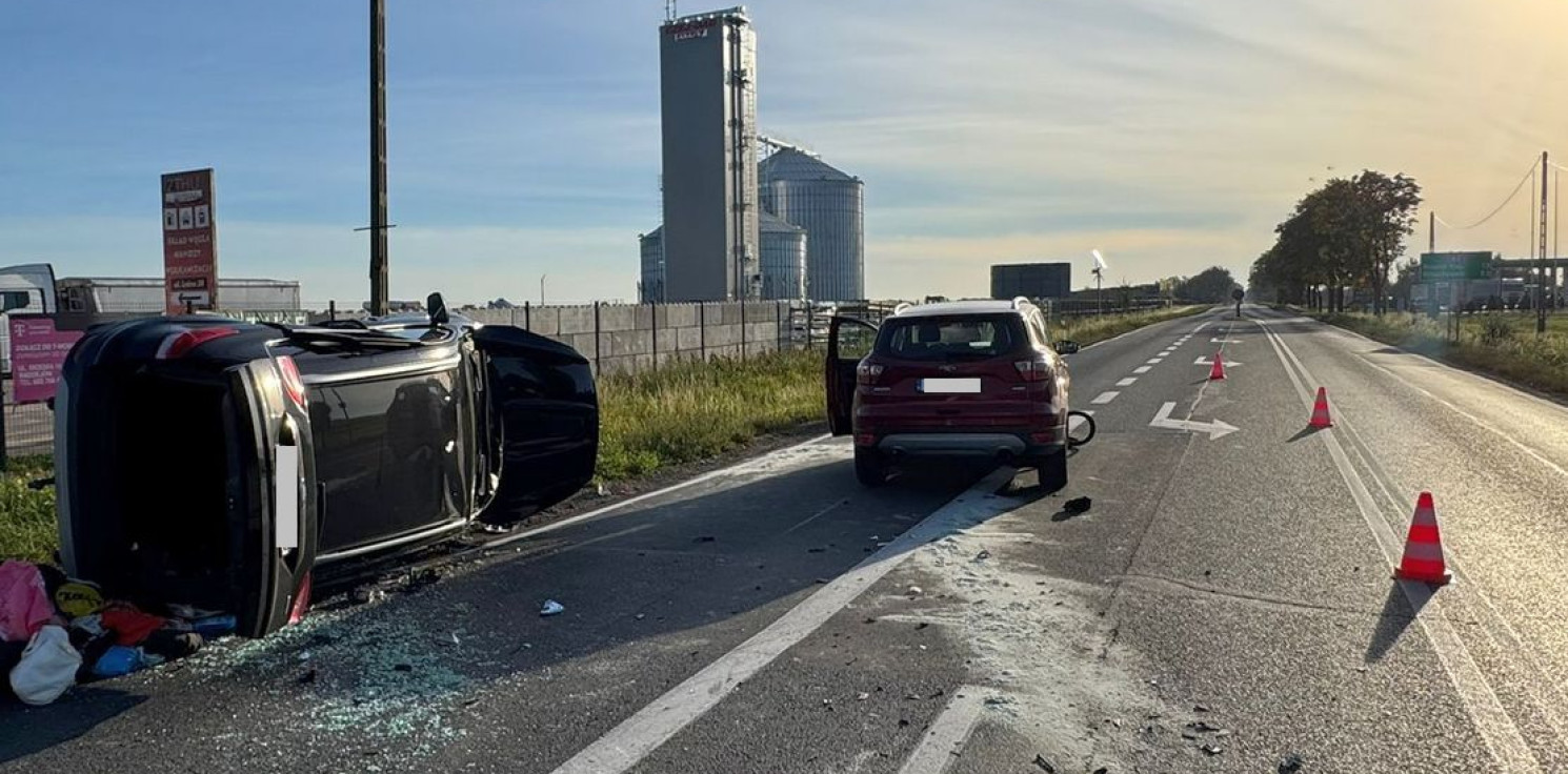 Region - Auto na boku, jedna osoba ranna. Wypadek na "62"