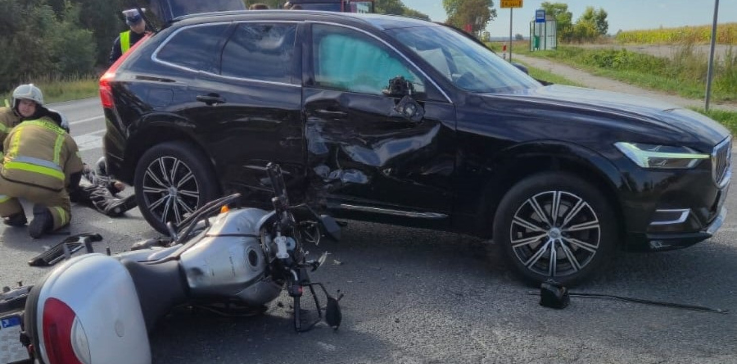 Strzelno - Auto zderzyło się z motocyklem. Jedna osoba w szpitalu