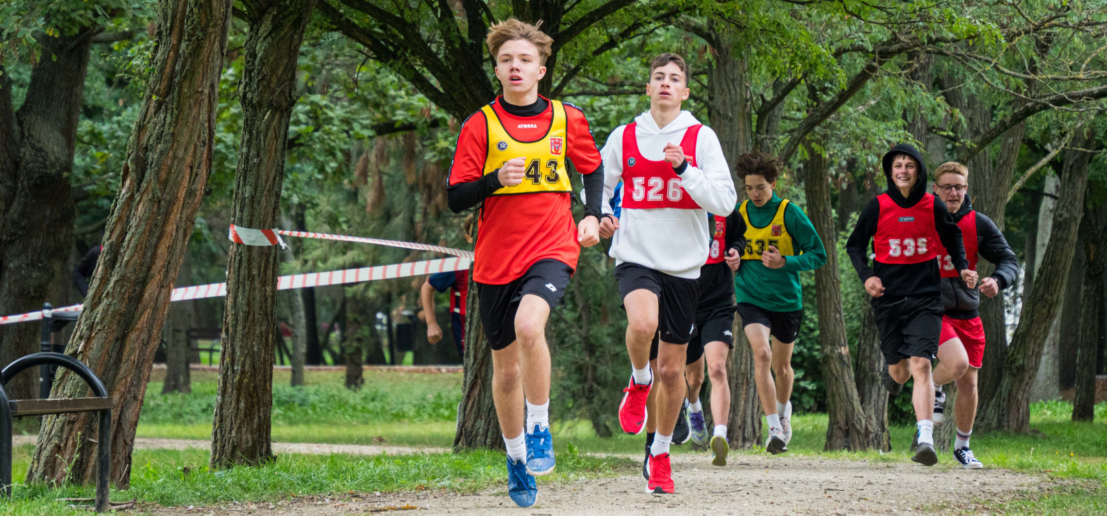 Biegali przełajem po Solankach