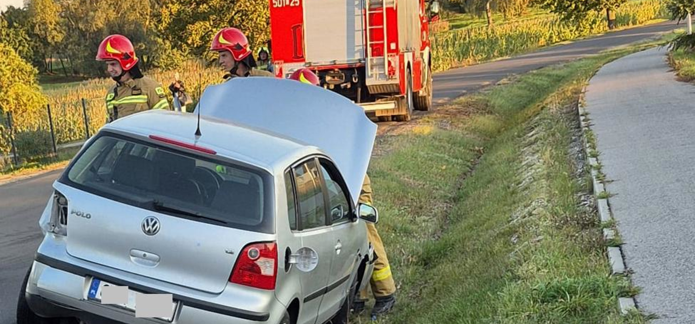 Nie zapanował nad autem i skończył w rowie